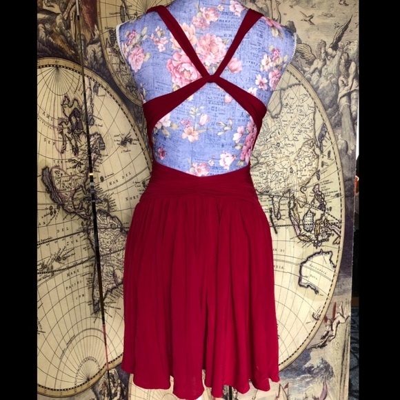 Bcbgmaxazaria strappy open back swing dress in red. Size XS - Picture 2 of 7